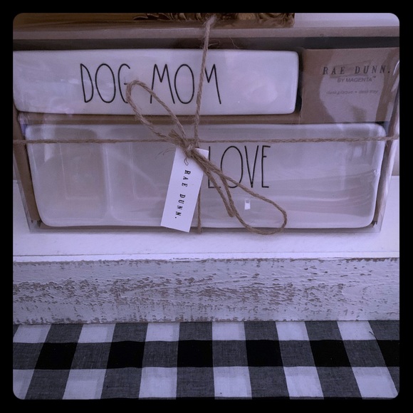RAE DUNN DOG MOM/LOVE DESK SET - Picture 1 of 1